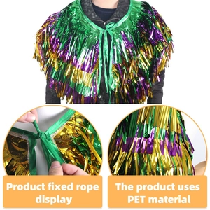 Détails d'une cape de fête bicolore vert or violet avec franges PET et ruban d'attache