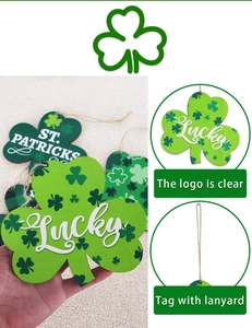 Détail des étiquettes trèfles en bois St Patrick avec texte Lucky et cordon chanvre