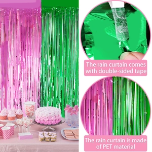 Roze en groene glittergordijnen met plakstrip voor feestelijke achtergronddecoraties