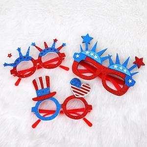 Independence Day patriotic party glasses with glitter stars and flag patterns