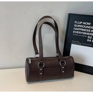 Sac à Épaule Rétro en Cuir PU pour Femmes Mode Boston Sac Sous le Bras Grande Capacité Rivets Coutures Sac à Main Quotidien