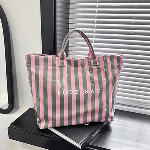 Sac fourre-tout à rayures verticales roses et vertes avec imprimé Tote Bag