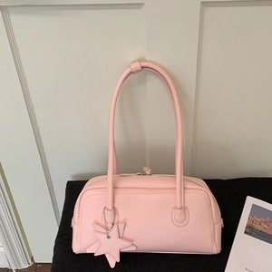 Sac à Épaule en Cuir PU pour Femmes Design Pendentif Étoile Couleur Unie Rétro Sac Boston Décontracté Main Sous le Bras