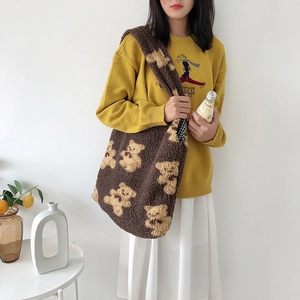 Brown fluffy fleece tote bag with cute bear pattern, large capacity casual shoulder bag