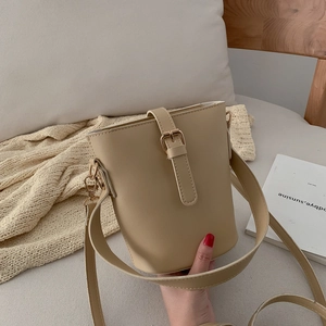 Women Fashion PU Leather Bucket Bag Minimalist Large Capacity Shoulder Crossbody Bag With Stitching Detail Daily Handbag