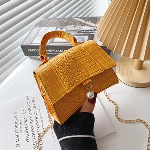 Women Elegant Mini Shoulder Bag Fashion Crocodile Pattern PU Leather Handbag With Artificial Pearl Decor Gold Chain Strap Candy Color Crossbody Bag