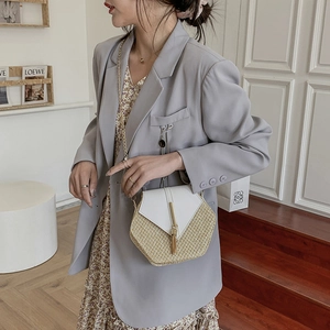 Women Patchwork Hexagon Straw Shoulder Bag With PU Leather Flap Metal Chain Tassel Casual Crossbody Beach Bag Vacation Handbag