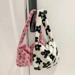 Sac bandoulière mignon en peluche rose à motif léopard et fleurs en fausse fourrure