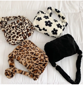 Faux fur shoulder bags in leopard print, black, and cow patterns for autumn and winter outfits