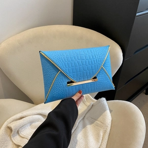 Pochette Enveloppe Femme Motif Crocodile Sac à Main de Soirée en Cuir PU Avec Bordure Métallique Sac de Banquet Formel