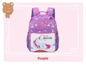 Detailansicht lila Einhorn Rucksack mit seitlichen Netztaschen und Cartoon-Mustern