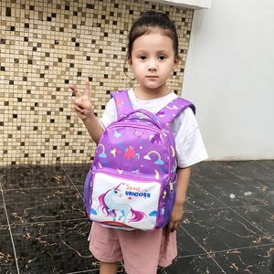 Süßer lila Einhorn-Rucksack für Mädchen von 2 bis 5 Jahren mit bunten Motiven