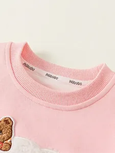 Roze sweatshirt voor babymeisjes met pluche beer-patch en geribbelde ronde hals
