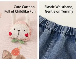 Dettaglio felpa rosa per bambini con ricamo a coniglio 3D e jeans con elastico in vita