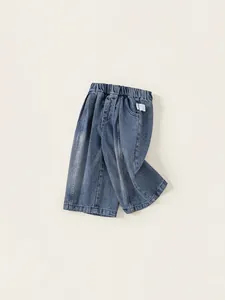 Jeans classici in denim blu per bambine con comoda vita elastica e design a gamba dritta
