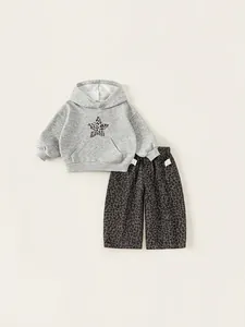 Felpa con cappuccio grigia per bambini con toppa leopardata e pantaloni ampi leopardati