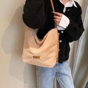 Sac à Bandoulière pour Femme en Fausse Fourrure Peluche Cuir PU Grande Capacité Sac Hobo Souple Mode Hivernale Minimaliste Urbaine