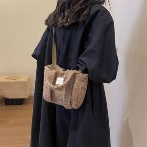 Sac Fourre-tout d'Hiver en Peluche Teddy pour Femmes Minimaliste Laine d'Agneau Sac à Bandoulière Souple pour le Quotidien