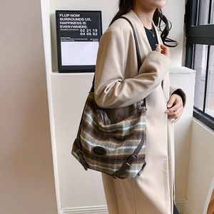 Sac à bandoulière vintage en tweed à carreaux pour femmes avec lanières en cuir chic