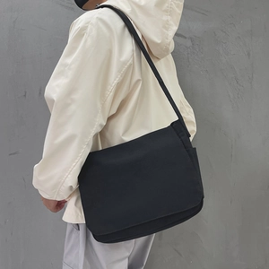 Sacoche Minimaliste en Toile Grande Capacité Sac à Bandoulière Avec Rabat pour Femmes Hommes Style Urbain Décontracté