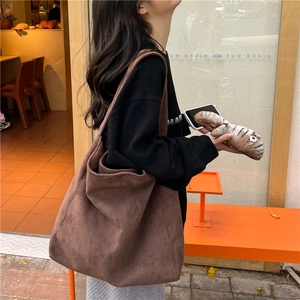 Classic brown suede tote bag for women with large capacity for daily commuting