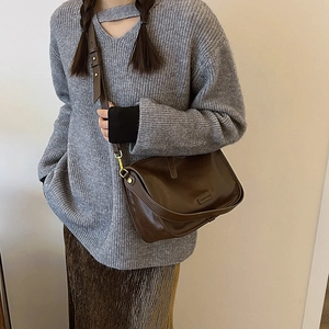 Minimalist vintage dark brown PU leather crossbody bag with adjustable strap and metal logo