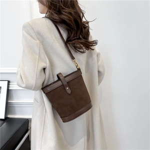 Niche Design Women PU Bucket Bag Retro Splicing Shoulder Bag Crossbody Bag With Adjustable Strap Solid Color High-end Daily Bag