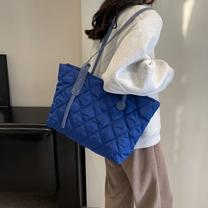 Königsblaue gesteppte Puffer-Einkaufstasche in High-End-Design mit Schultergurt-Stil