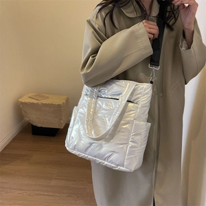 Women Pearlescent Quilted Padded Shoulder Bag Metallic Luster Tote Bag With Adjustable Strap Fashion Urban Crossbody Bag