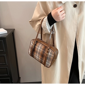 Classic plaid shoulder bag in brown wool and PU leather styled with a beige trench coat