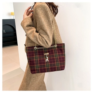 Sac Fourre-tout Vintage en Laine à Carreaux pour Femmes Sac à Bandoulière Chaîne Dorée avec Pendentif Cerf Mode Automne Hiver