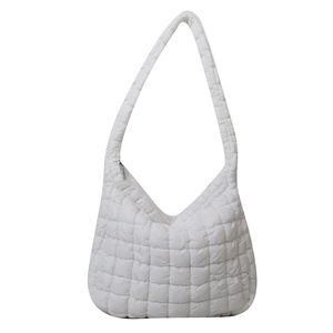 Sac à bandoulière matelassé blanc pour femme avec texture gaufrée et grande capacité
