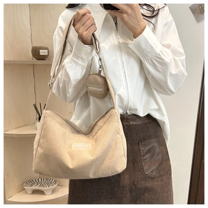 Borsa a tracolla in velluto a coste marrone chiaro con piccolo portamonete rotondo abbinato
