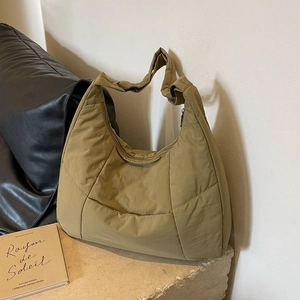 Large Capacity Quilted Padded Nylon Shoulder Bag Fashion Trendy Minimalist Hobo Crossbody Bag Casual Tote Bag For Women