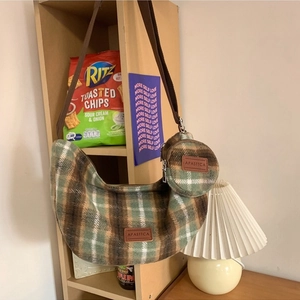 Vintage Woolen Checkered Moon Bag For Women Retro Grid Shoulder Bag Set With Round Pouch Adjustable Strap Crossbody Bag