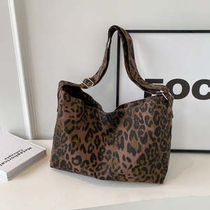 Sac bandoulière tendance en toile imprimé léopard avec large bandoulière réglable pour femme
