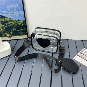 Sac bandoulière minimaliste en PVC transparent avec écusson cœur et porte-monnaie