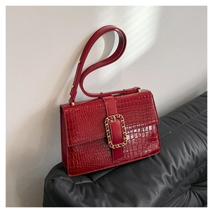 Women Crocodile Pattern PU Leather Shoulder Bag Vintage Gold Chain Buckle Crossbody Bag Elegant Commuter Handbag