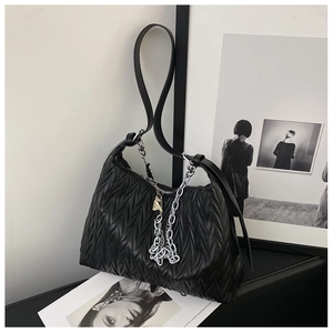 Women Fashion Pleated Shoulder Bag PU Leather Quilted Hobo Bag With Silver Chain Large Capacity Crossbody Handbag