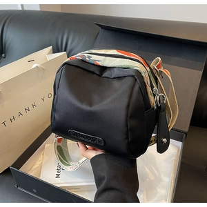 Borsa a Tracolla da Donna in Tela Minimalista Urbana Borsa a Spalla con Tracolla Larga Ricamata Floreale Regolabile