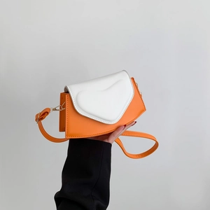 Sac à bandoulière tendance en cuir PU orange et blanc avec motif cœur gaufré