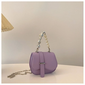Sacoche selle violette en similicuir avec poignée unique en perles et cœurs