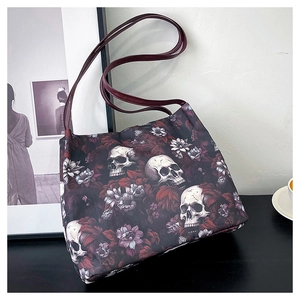 Borsa tote punk gotica con teschi e motivi floreali e manici in ecopelle rosso scuro