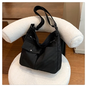 Borsa a Spalla da Donna in Tessuto Oxford di Grande Capacità con Design Multitasche Tracolla Larga Regolabile e Stile Minimalista