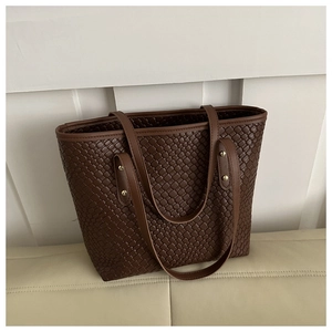 Sac Fourre-tout Tressé en Cuir PU pour Femmes Mode Grande Capacité Sac à Épaule Minimaliste Couleur Unie Décor de Rivets