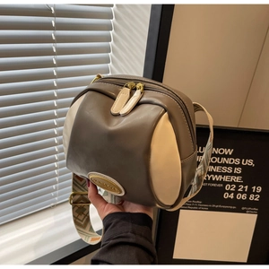 Damen Farbblock Umhängetasche Minimalistisch PU Leder Einzelschultertasche Mit Geometrischem Breitem Riemen Handtasche