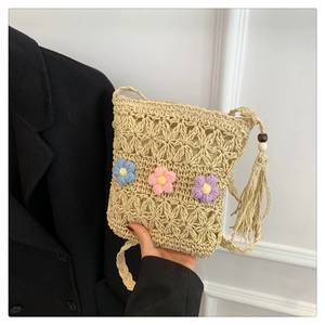 Handmade Woven Straw Shoulder Bag For Women Floral Crochet Crossbody Bag With Tassel Wood Beads Summer Beach Vacation Bag