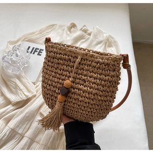 Damen Mode Stroh Gewebte Schultertasche Boho Minimalistisch Umhängetasche Mit Quaste Holzperlen Sommer Strand Handtasche