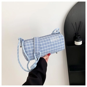Sac bandoulière cylindrique à carreaux bleu clair avec bandoulière à nœud tendance