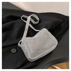 Sac à main chic en strass argentés pour femmes avec maille cristal et bandoulière